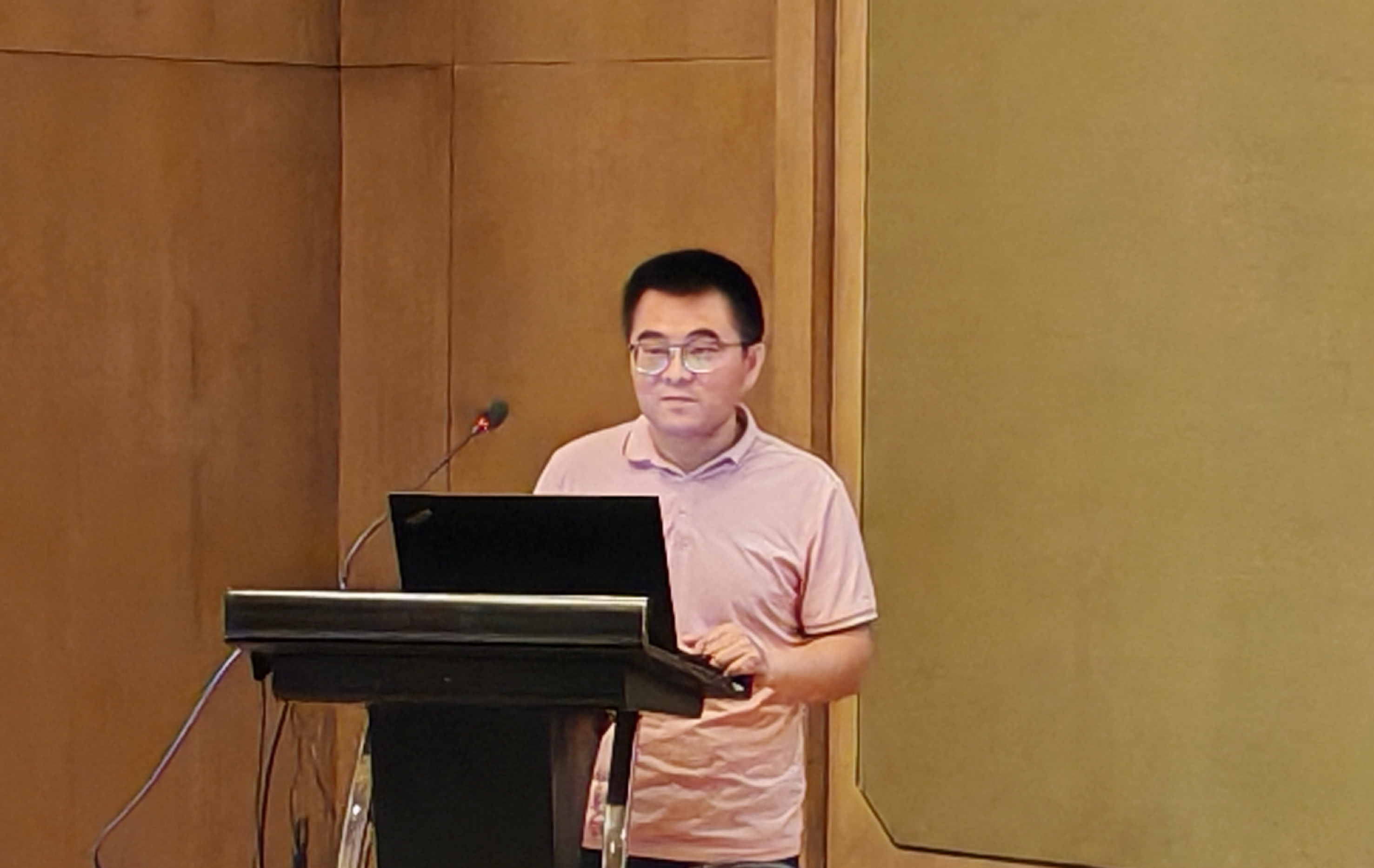 山大華天在第八屆電能質量會議上發表精彩演講